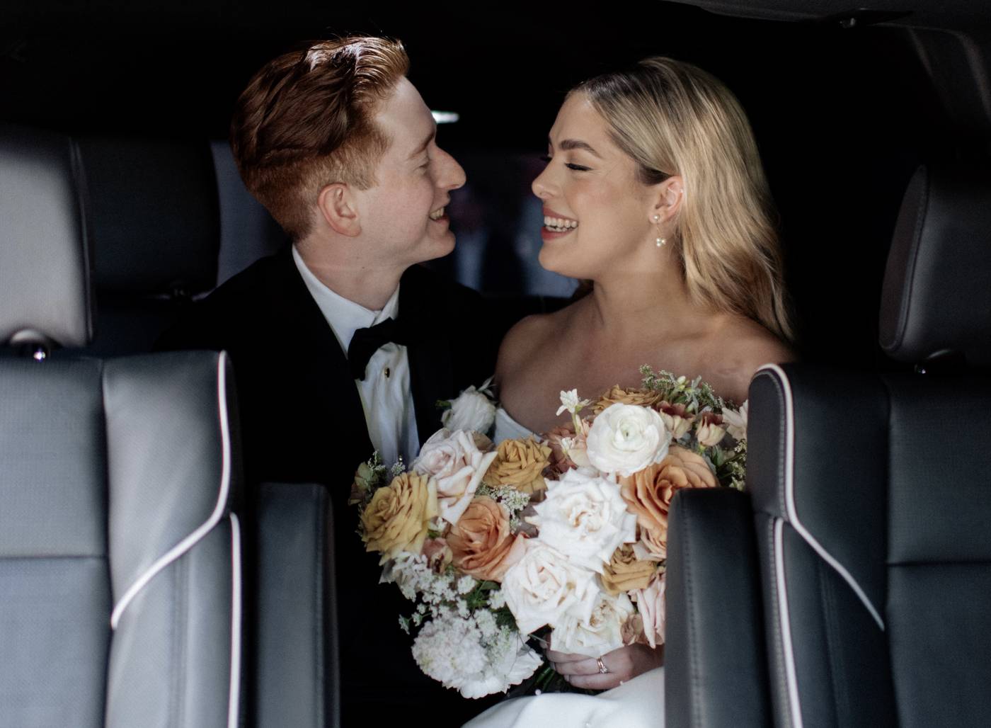 Wedding couple bouquet — Houston Limo Chauffeur